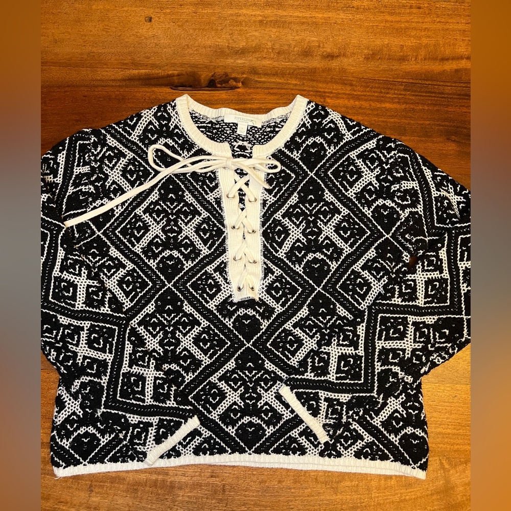 Piperlime Women Black/White Pullover Sweater S
